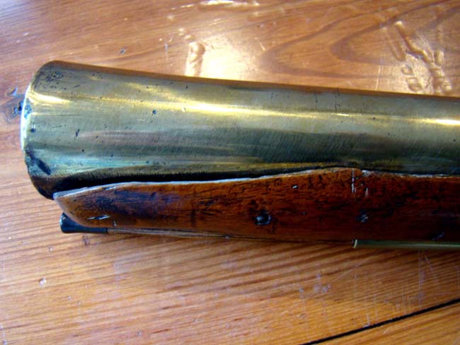 A British Navy brass barreled flintlock blunderbuss by James Farmer dated 1744 — image 7